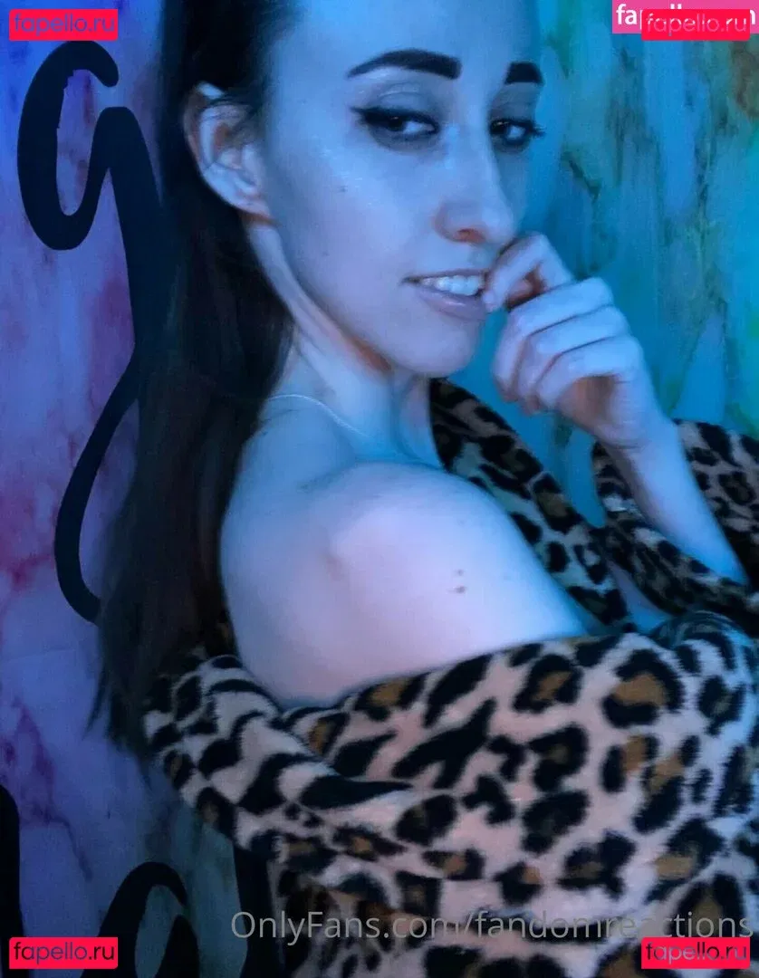 FandomReactions / fandomreactgirls Onlyfans Photo Gallery 