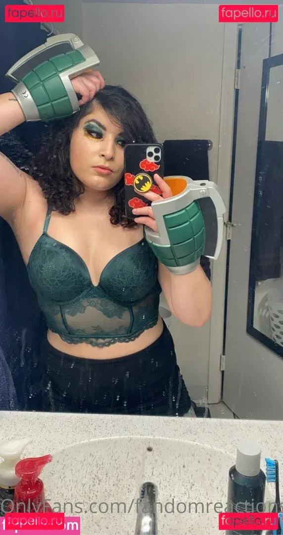 FandomReactions / fandomreactgirls Onlyfans Photo Gallery 