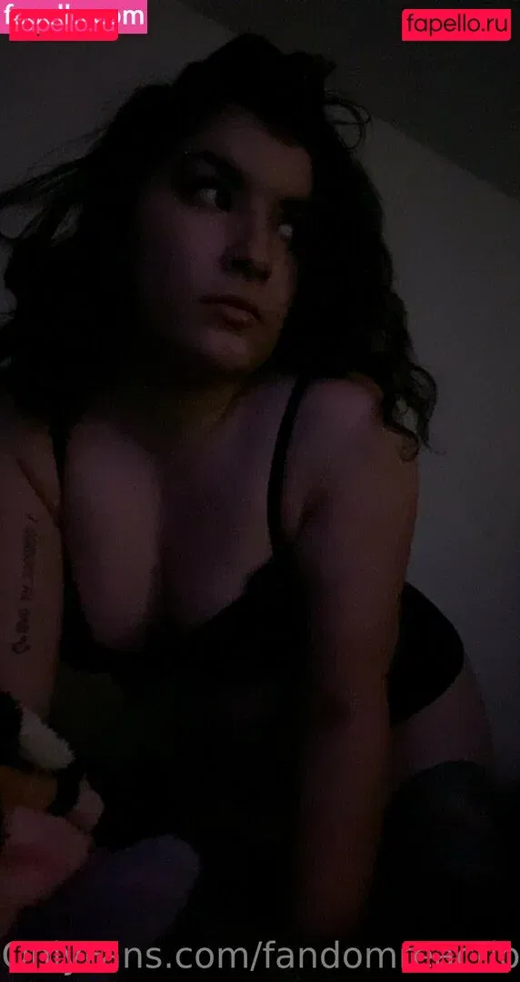 FandomReactions / fandomreactgirls Onlyfans Photo Gallery 