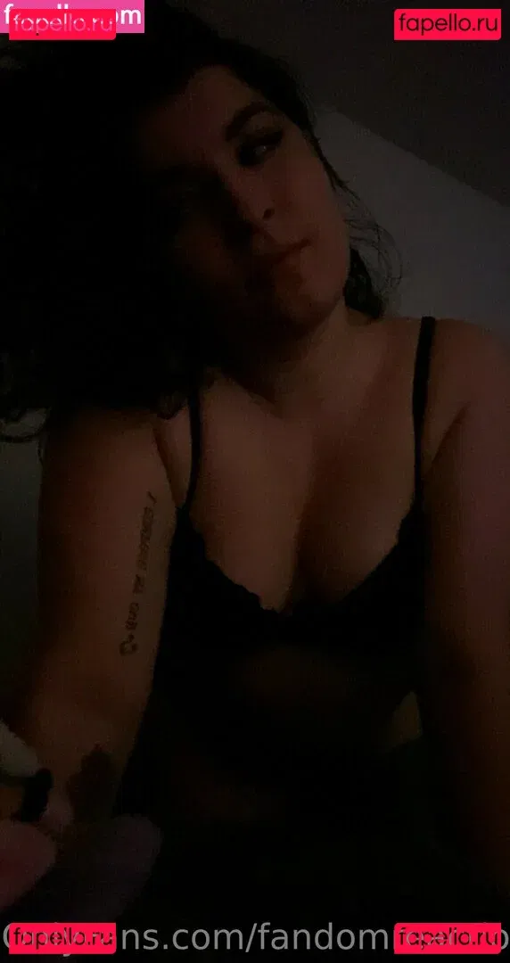 FandomReactions / fandomreactgirls Onlyfans Photo Gallery 