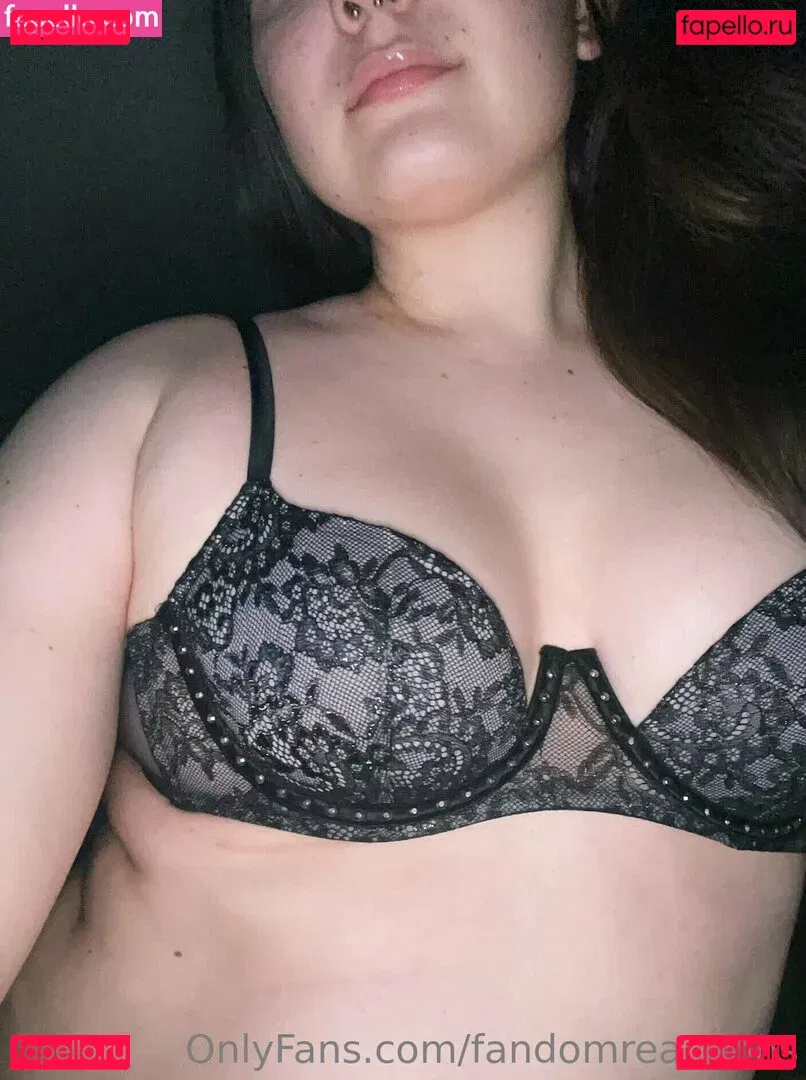 FandomReactions / fandomreactgirls Onlyfans Photo Gallery 