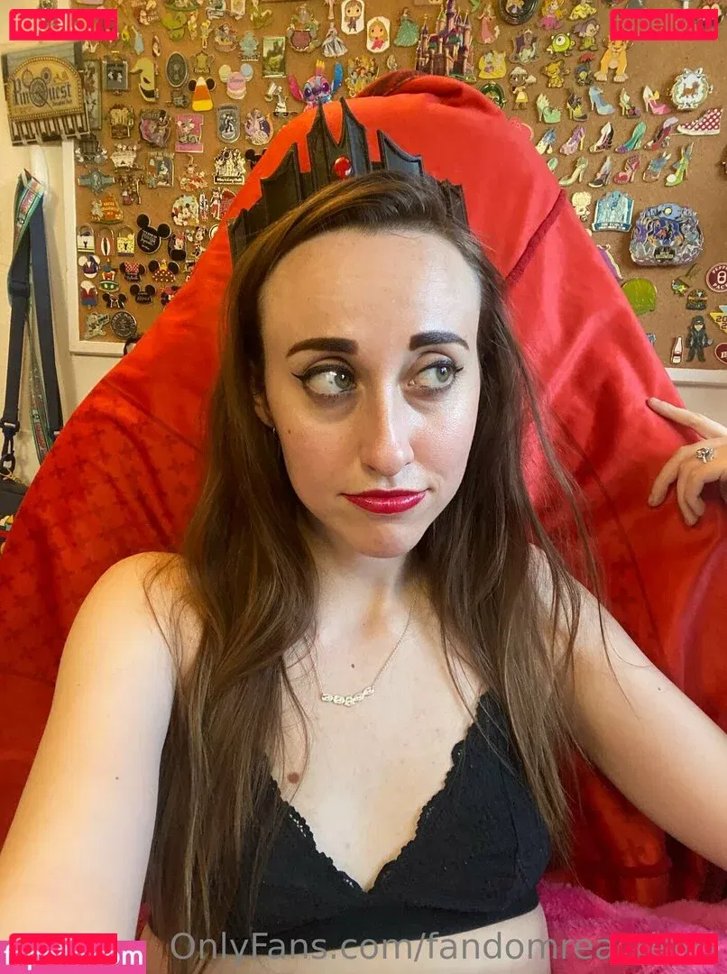 FandomReactions / fandomreactgirls Onlyfans Photo Gallery 