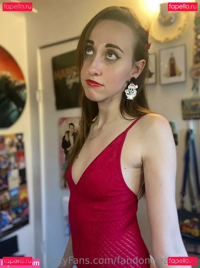 FandomReactions / fandomreactgirls Onlyfans Photo Gallery 