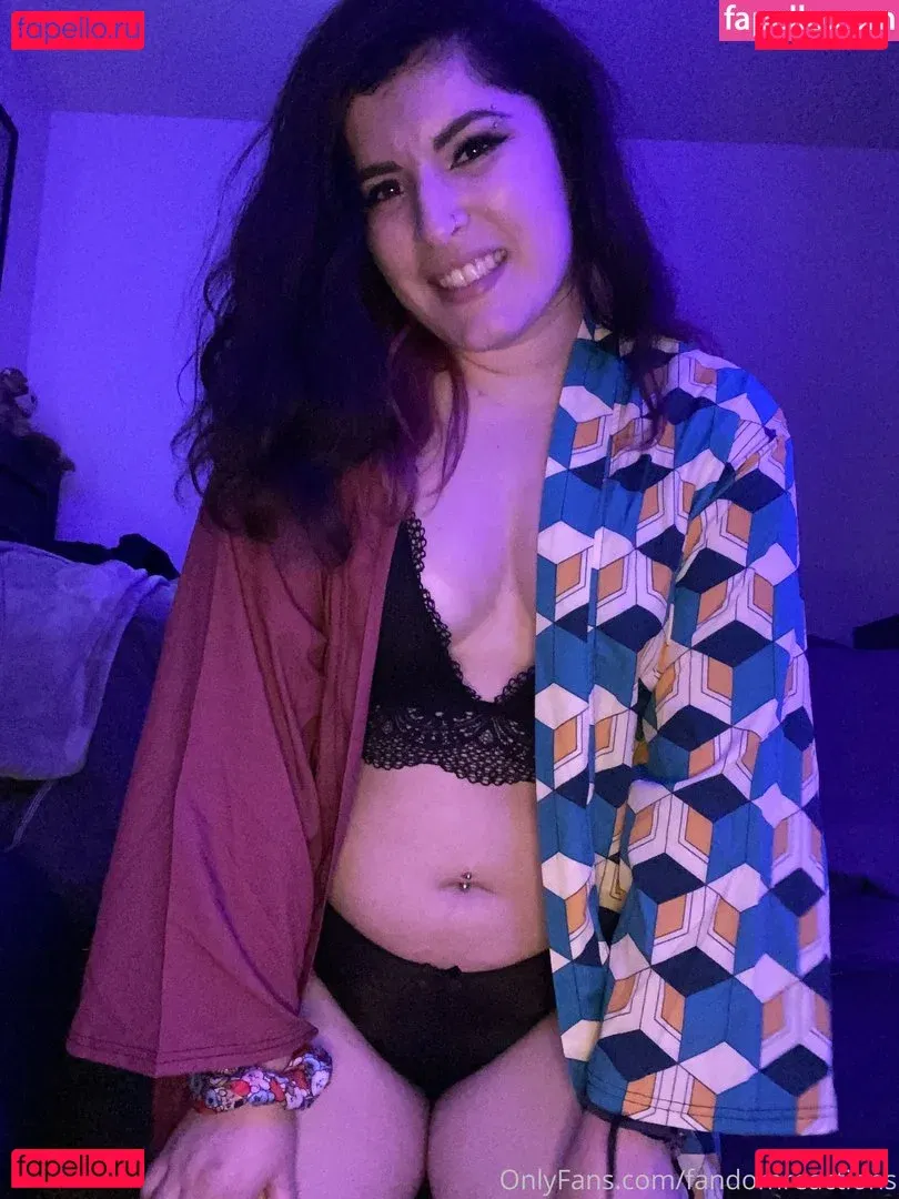 FandomReactions / fandomreactgirls Onlyfans Photo Gallery 