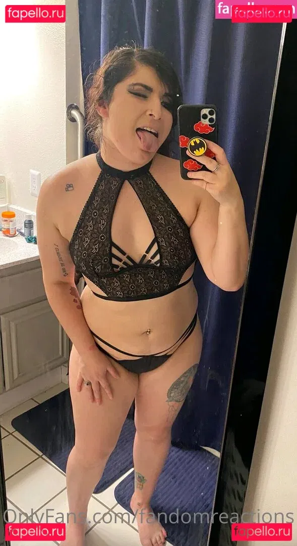 FandomReactions / fandomreactgirls Onlyfans Photo Gallery 