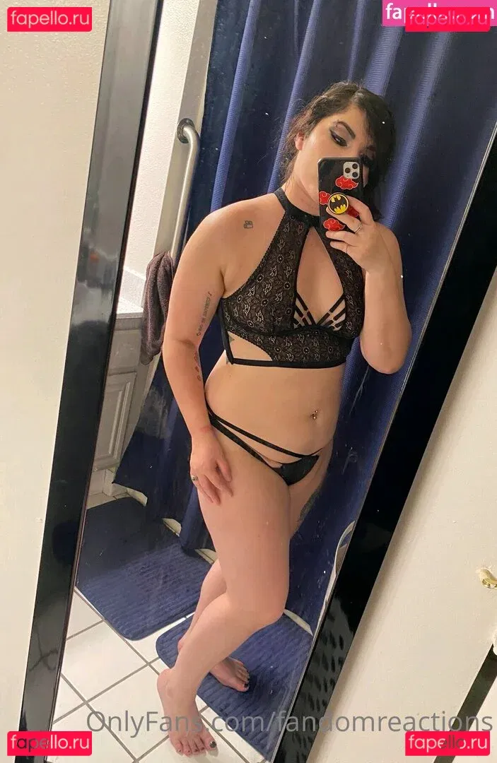 FandomReactions / fandomreactgirls Onlyfans Photo Gallery 