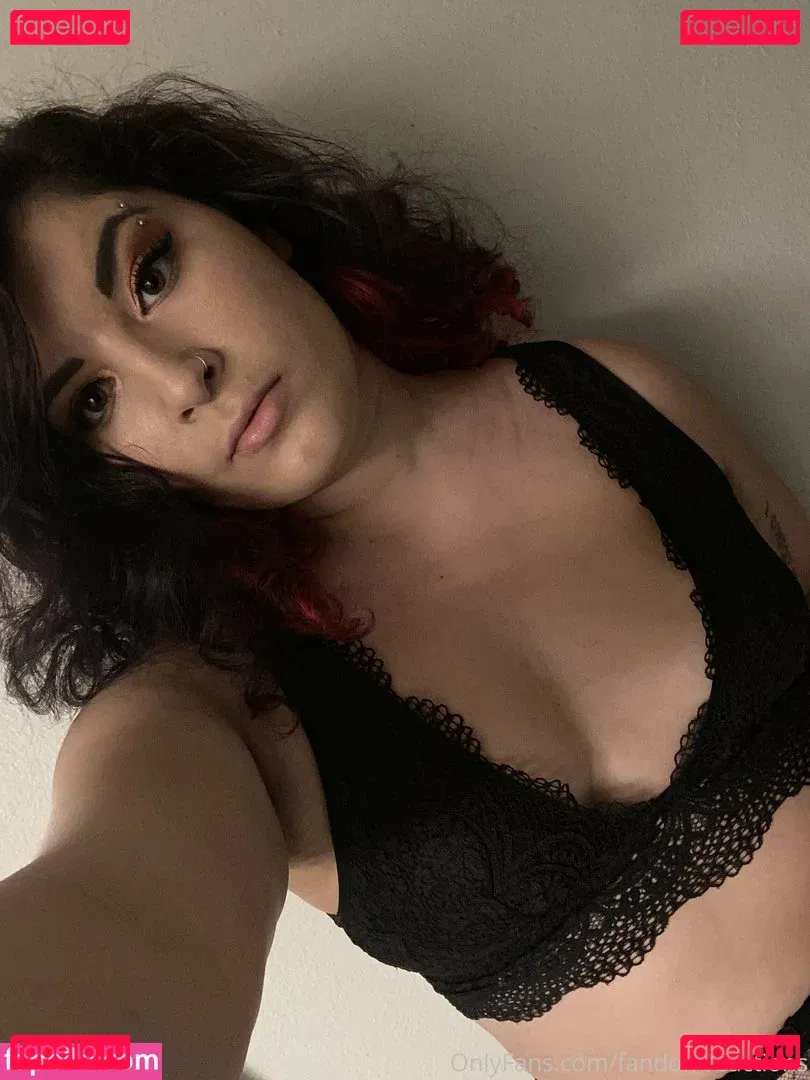 FandomReactions / fandomreactgirls Onlyfans Photo Gallery 