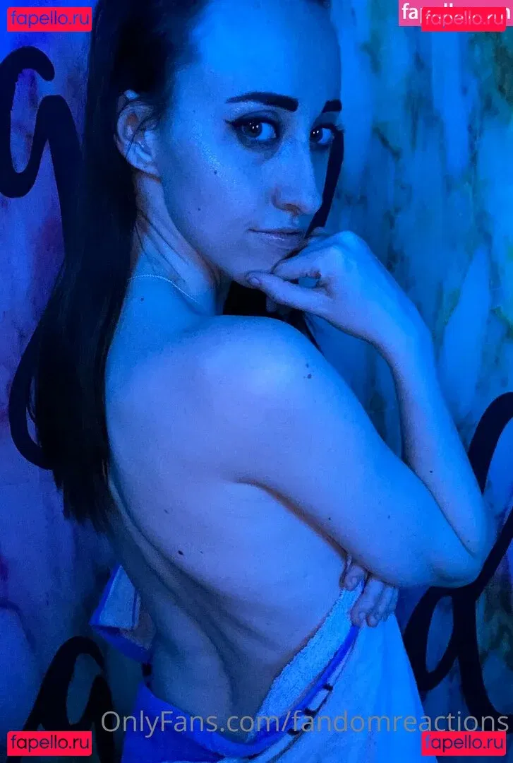 FandomReactions / fandomreactgirls Onlyfans Photo Gallery 