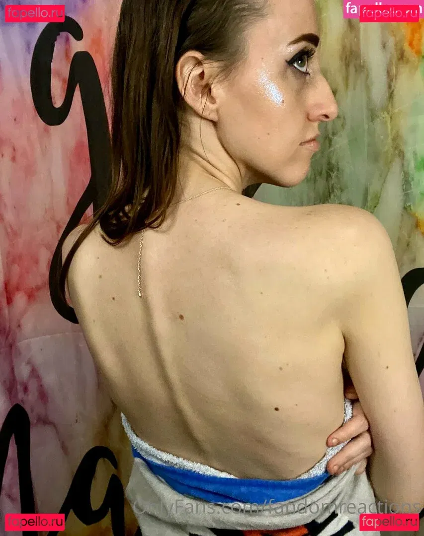 FandomReactions / fandomreactgirls Onlyfans Photo Gallery 