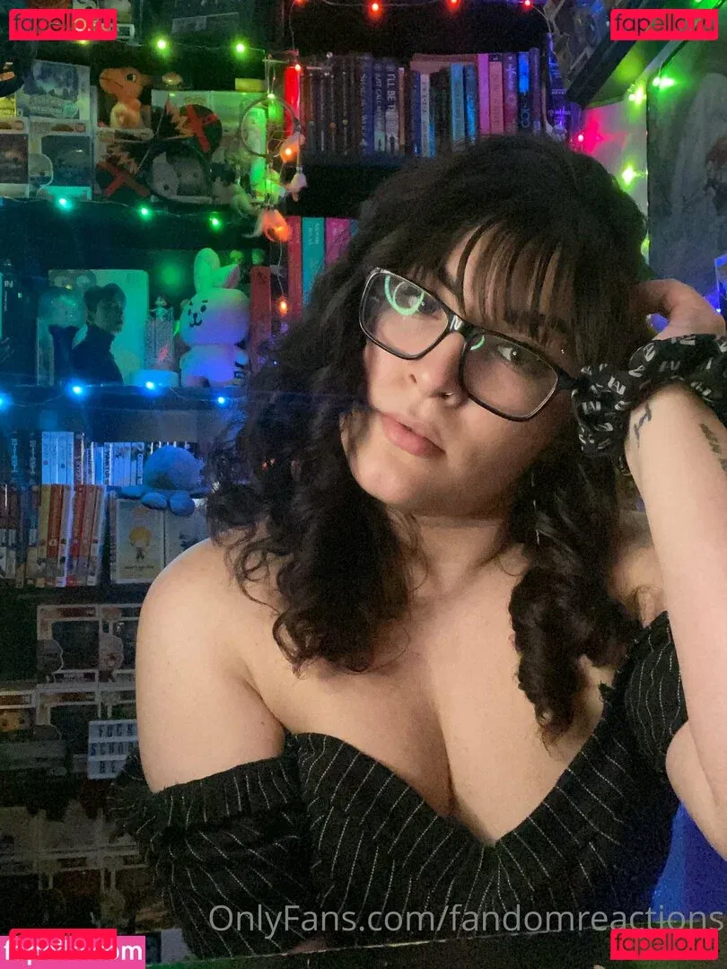 FandomReactions / fandomreactgirls Onlyfans Photo Gallery 
