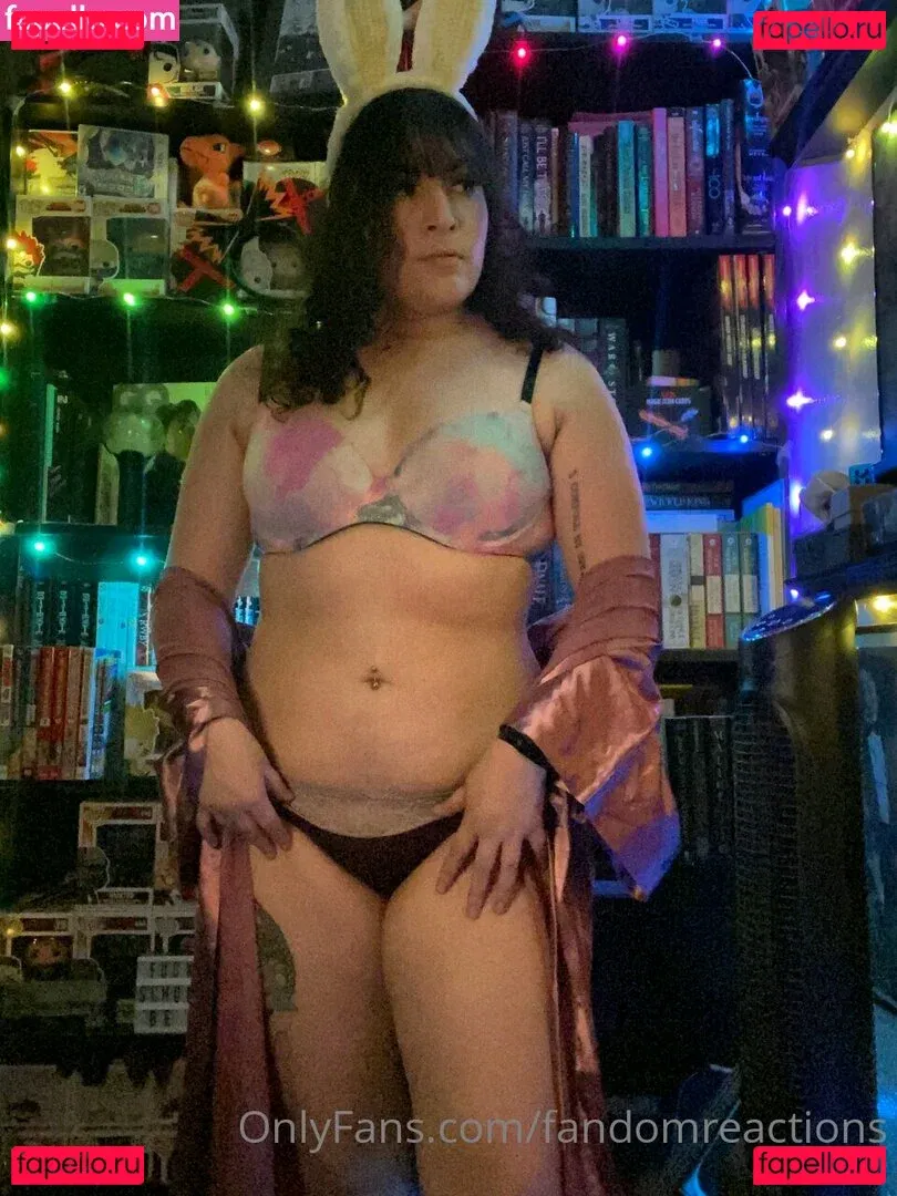 FandomReactions / fandomreactgirls Onlyfans Photo Gallery 