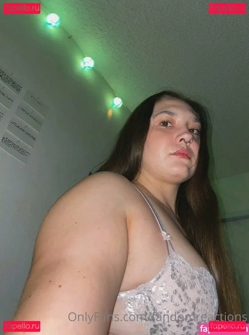 FandomReactions / fandomreactgirls Onlyfans Photo Gallery 