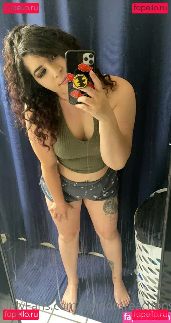 FandomReactions / fandomreactgirls Onlyfans Photo Gallery 