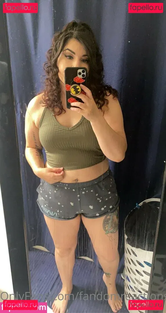 FandomReactions / fandomreactgirls Onlyfans Photo Gallery 