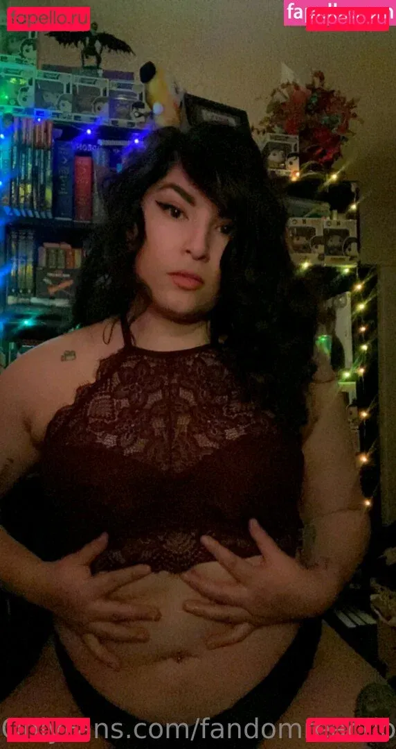 FandomReactions / fandomreactgirls Onlyfans Photo Gallery 