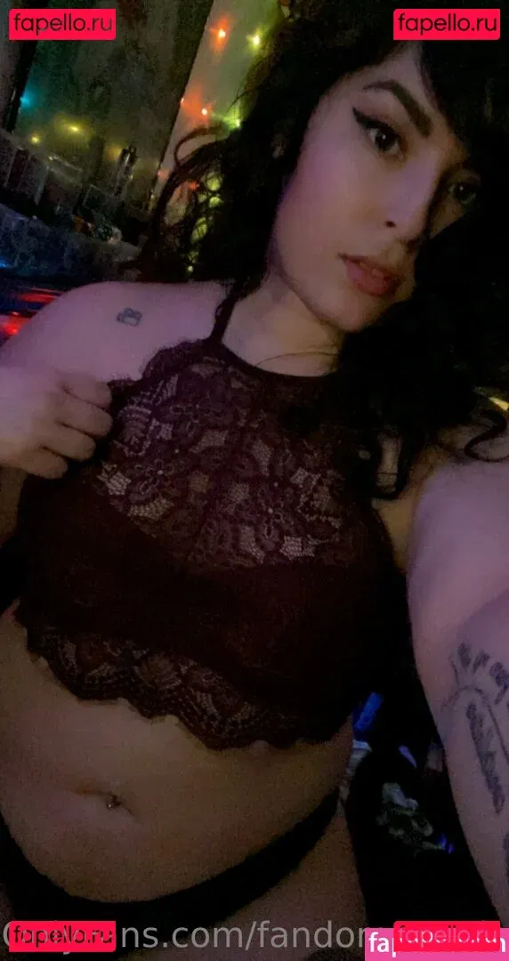 FandomReactions / fandomreactgirls Onlyfans Photo Gallery 