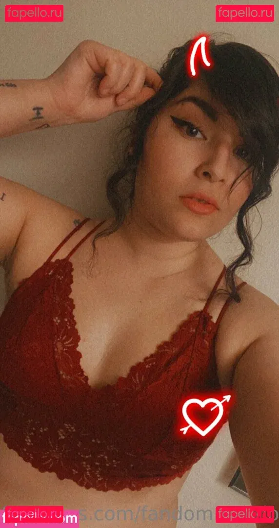 FandomReactions / fandomreactgirls Onlyfans Photo Gallery 