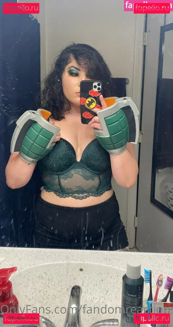 FandomReactions / fandomreactgirls Onlyfans Photo Gallery 