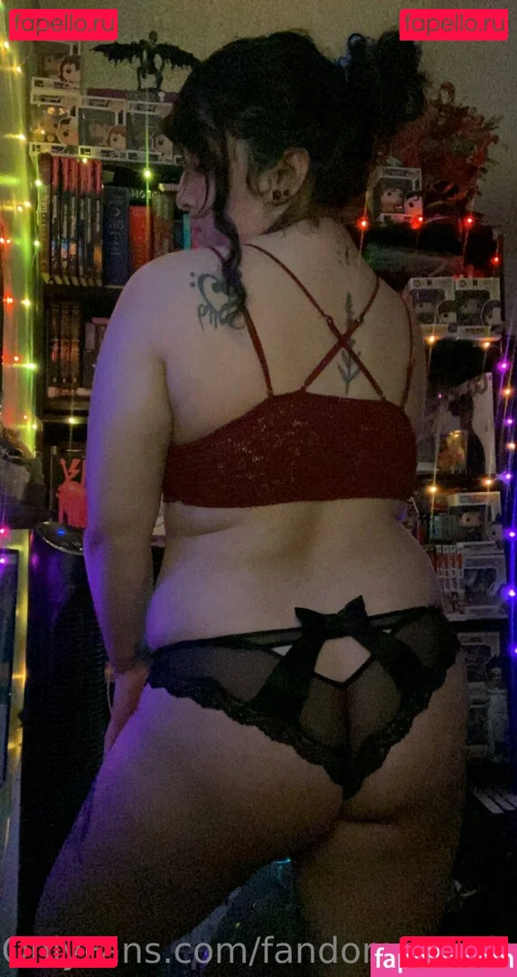 FandomReactions / fandomreactgirls Onlyfans Photo Gallery 