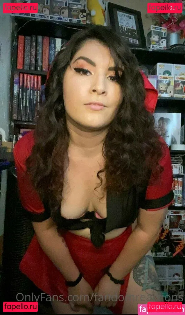 FandomReactions / fandomreactgirls Onlyfans Photo Gallery 