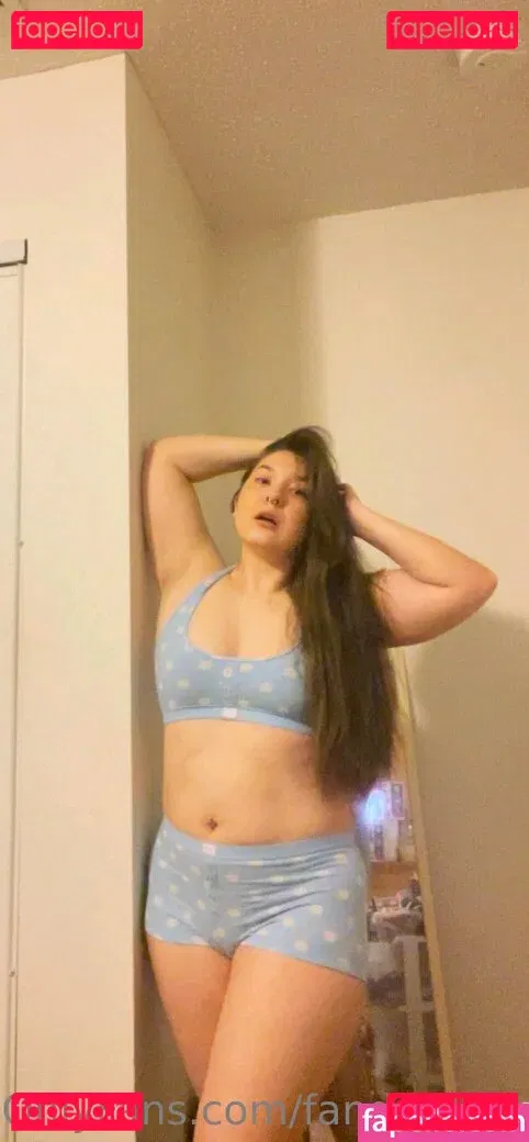 FandomReactions / fandomreactgirls Onlyfans Photo Gallery 