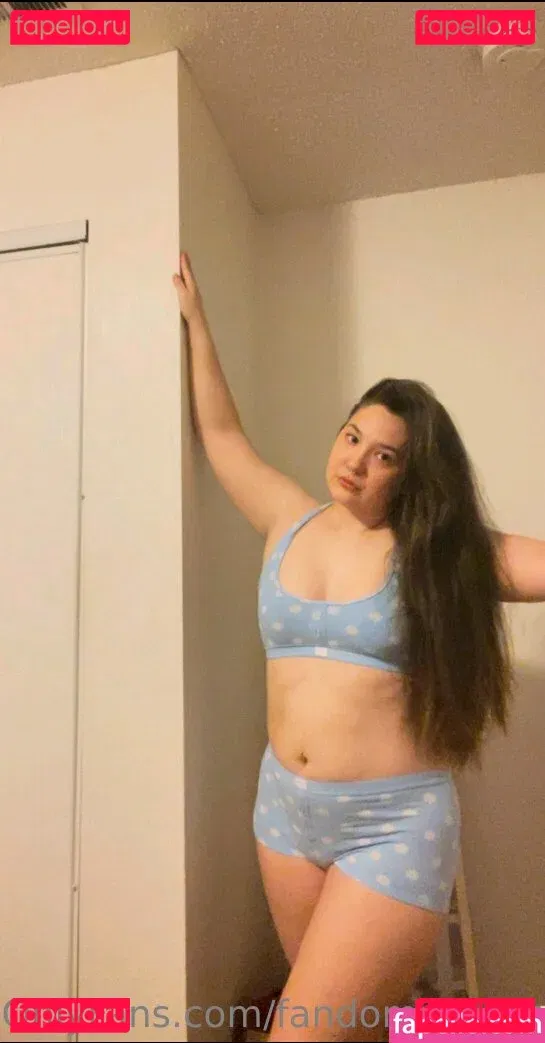 FandomReactions / fandomreactgirls Onlyfans Photo Gallery 