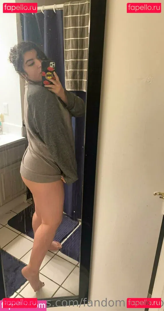 FandomReactions / fandomreactgirls Onlyfans Photo Gallery 