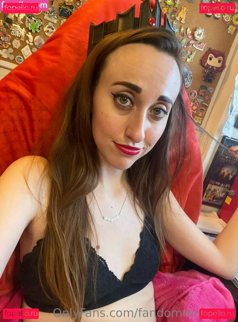 FandomReactions / fandomreactgirls Onlyfans Photo Gallery 