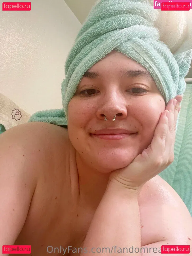 FandomReactions / fandomreactgirls Onlyfans Photo Gallery 