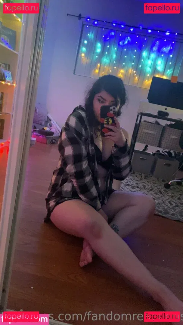 FandomReactions / fandomreactgirls Onlyfans Photo Gallery 