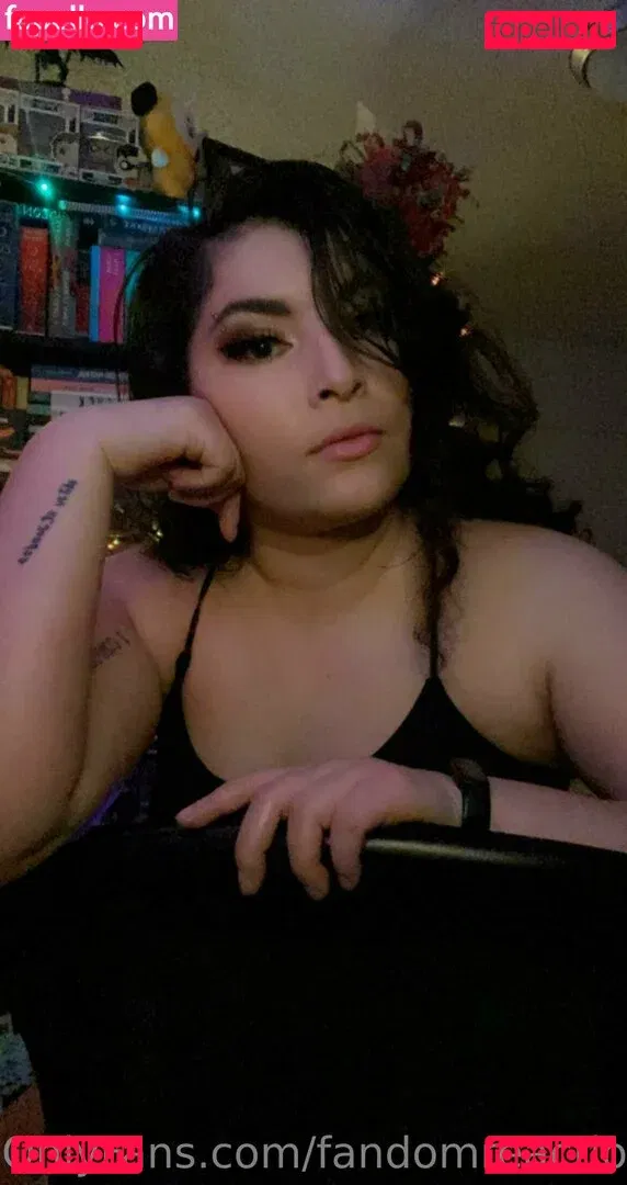 FandomReactions / fandomreactgirls Onlyfans Photo Gallery 