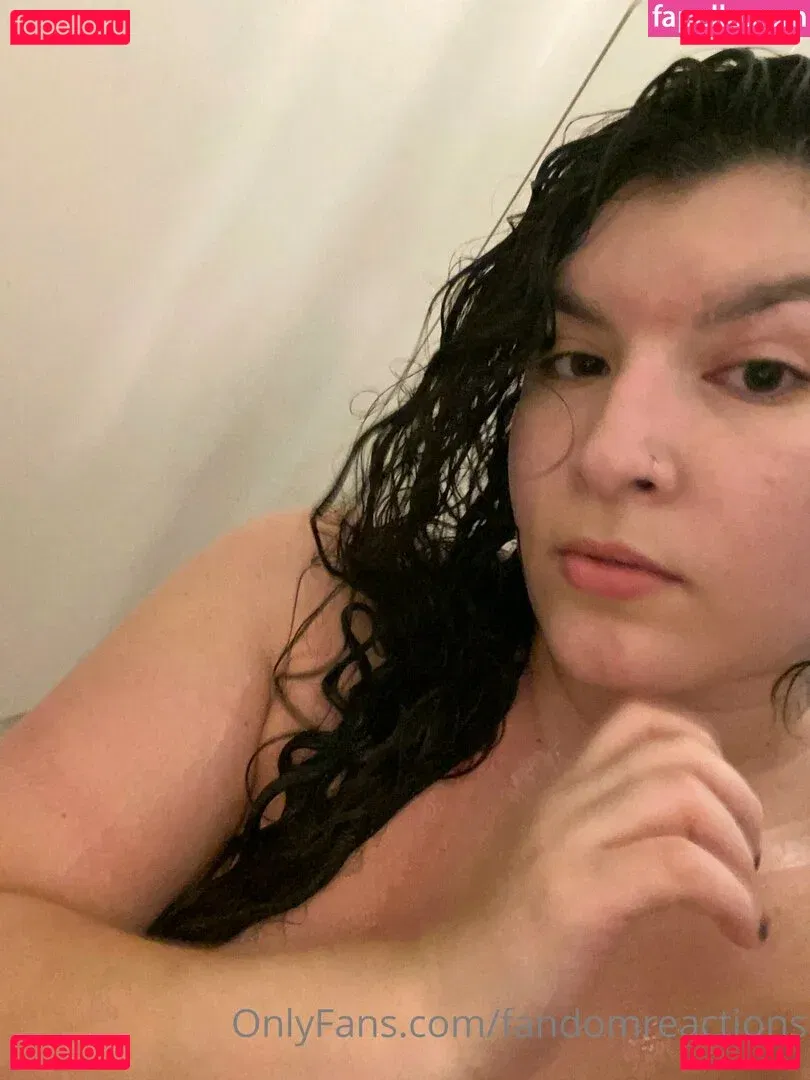 FandomReactions / fandomreactgirls Onlyfans Photo Gallery 