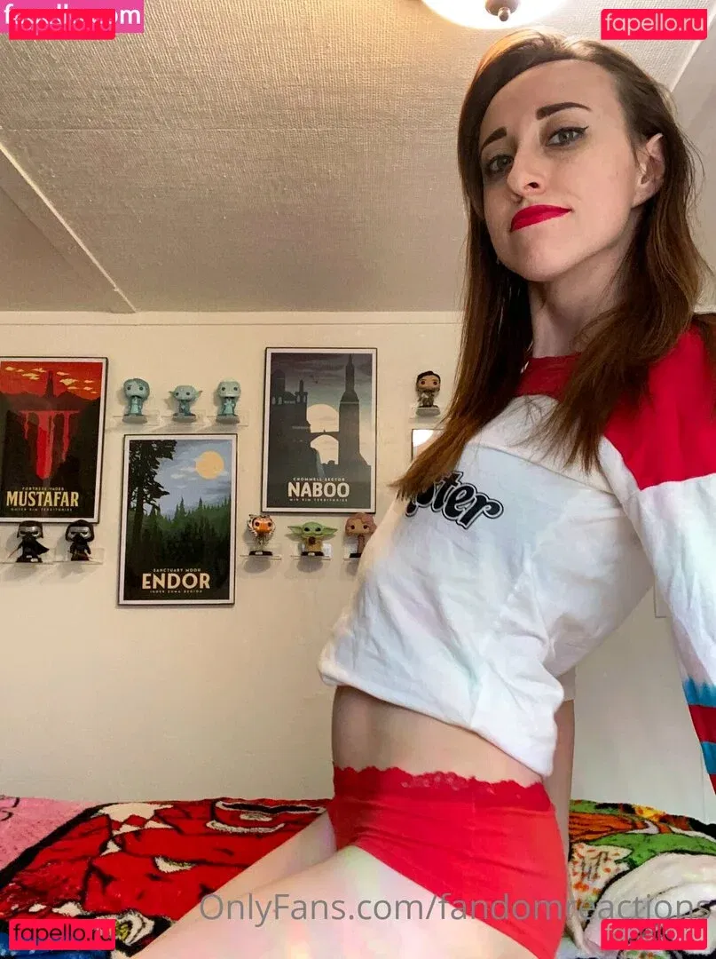 FandomReactions / fandomreactgirls Onlyfans Photo Gallery 