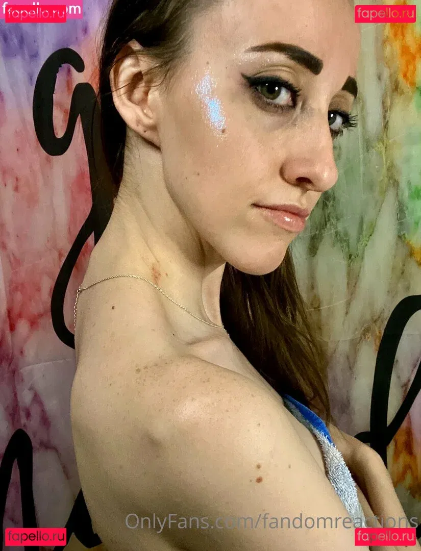 FandomReactions / fandomreactgirls Onlyfans Photo Gallery 