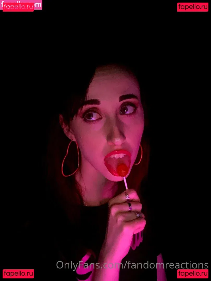 FandomReactions / fandomreactgirls Onlyfans Photo Gallery 