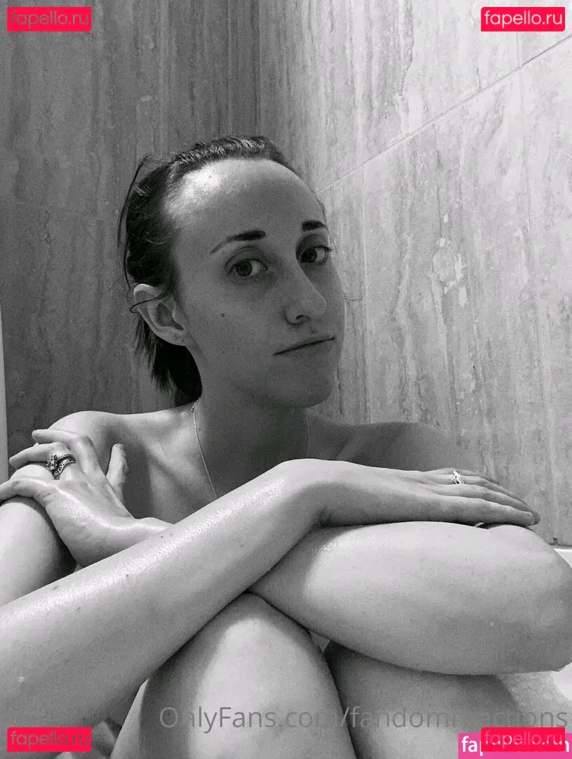 FandomReactions / fandomreactgirls Onlyfans Photo Gallery 