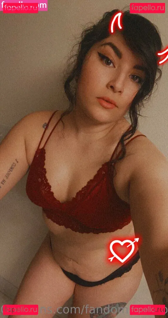 FandomReactions / fandomreactgirls Onlyfans Photo Gallery 