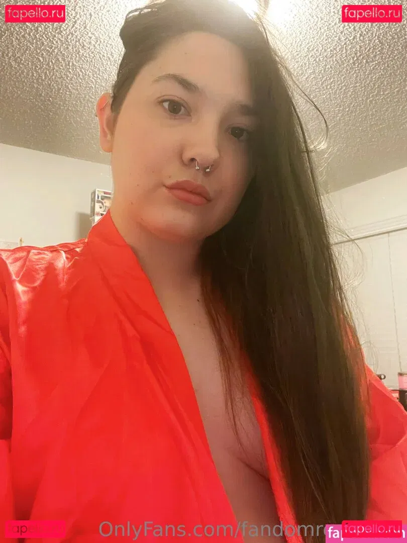 FandomReactions / fandomreactgirls Onlyfans Photo Gallery 