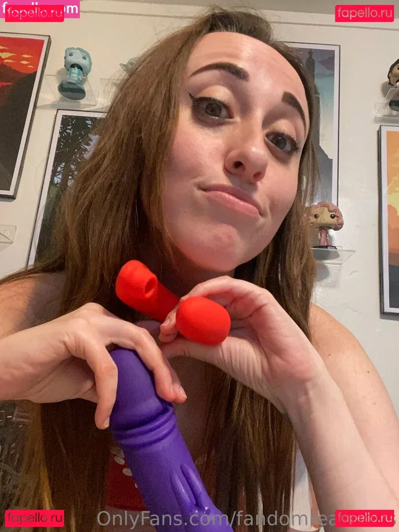 FandomReactions / fandomreactgirls Onlyfans Photo Gallery 