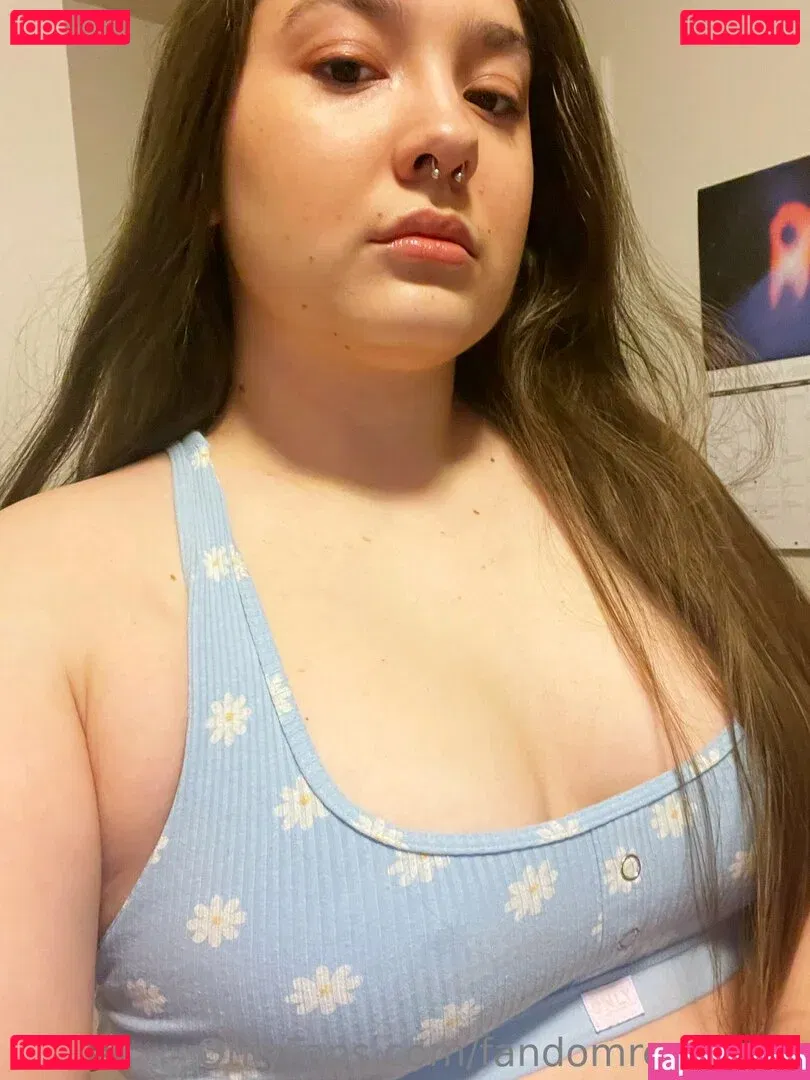 FandomReactions / fandomreactgirls Onlyfans Photo Gallery 