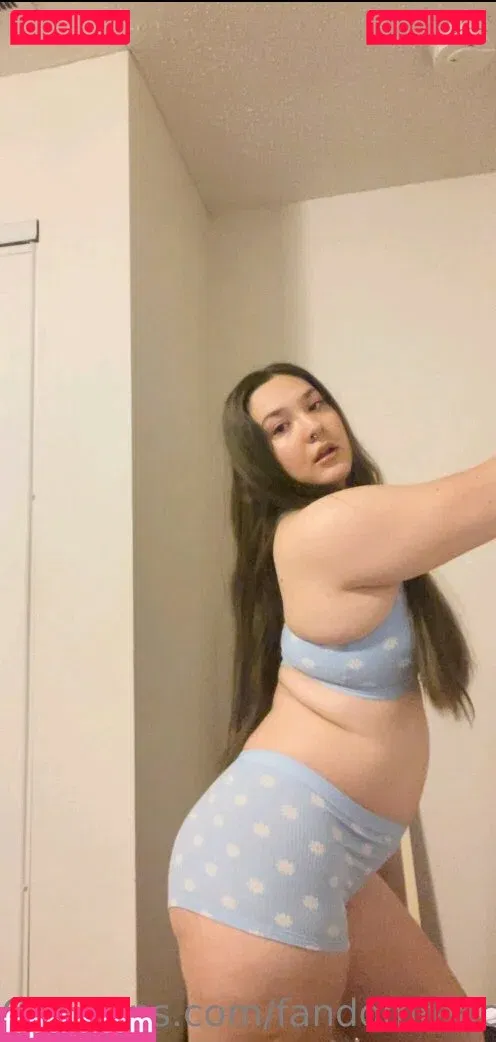 FandomReactions / fandomreactgirls Onlyfans Photo Gallery 