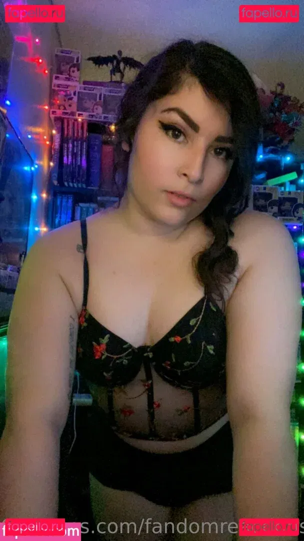 FandomReactions / fandomreactgirls Onlyfans Photo Gallery 