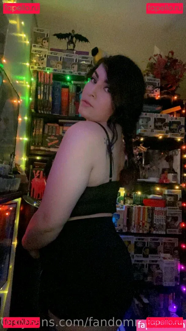 FandomReactions / fandomreactgirls Onlyfans Photo Gallery 