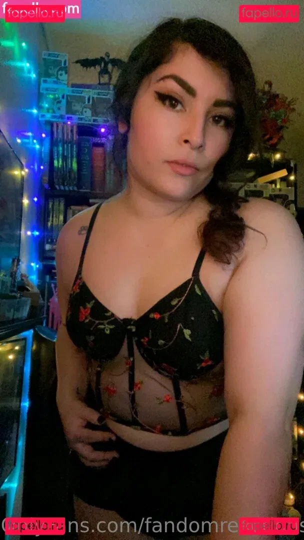 FandomReactions / fandomreactgirls Onlyfans Photo Gallery 