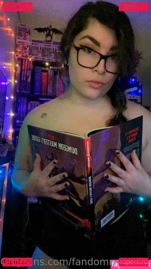 FandomReactions / fandomreactgirls Onlyfans Photo Gallery 