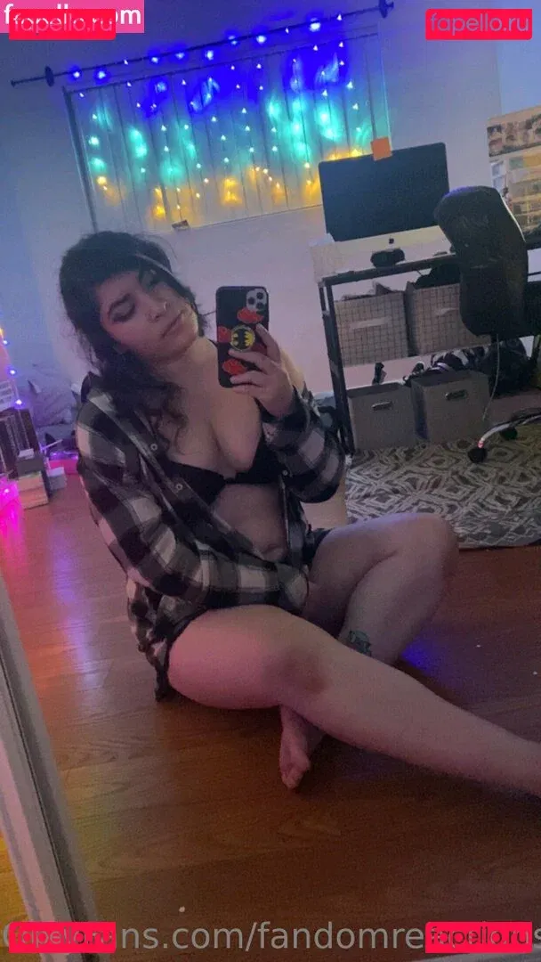 FandomReactions / fandomreactgirls Onlyfans Photo Gallery 