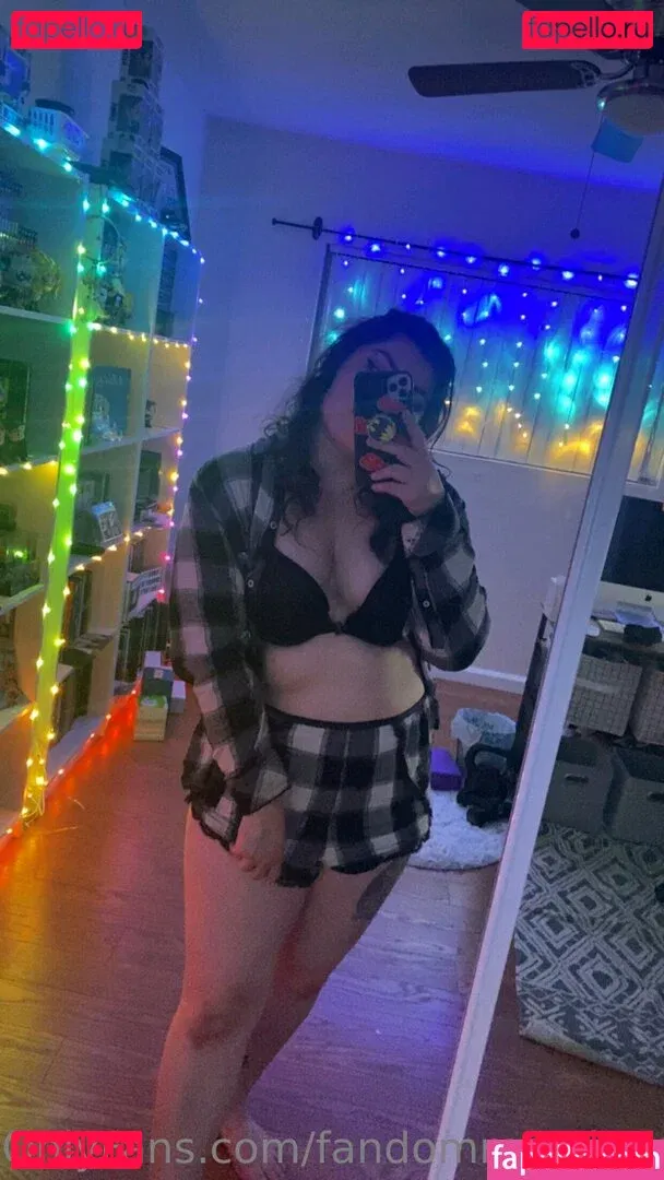 FandomReactions / fandomreactgirls Onlyfans Photo Gallery 