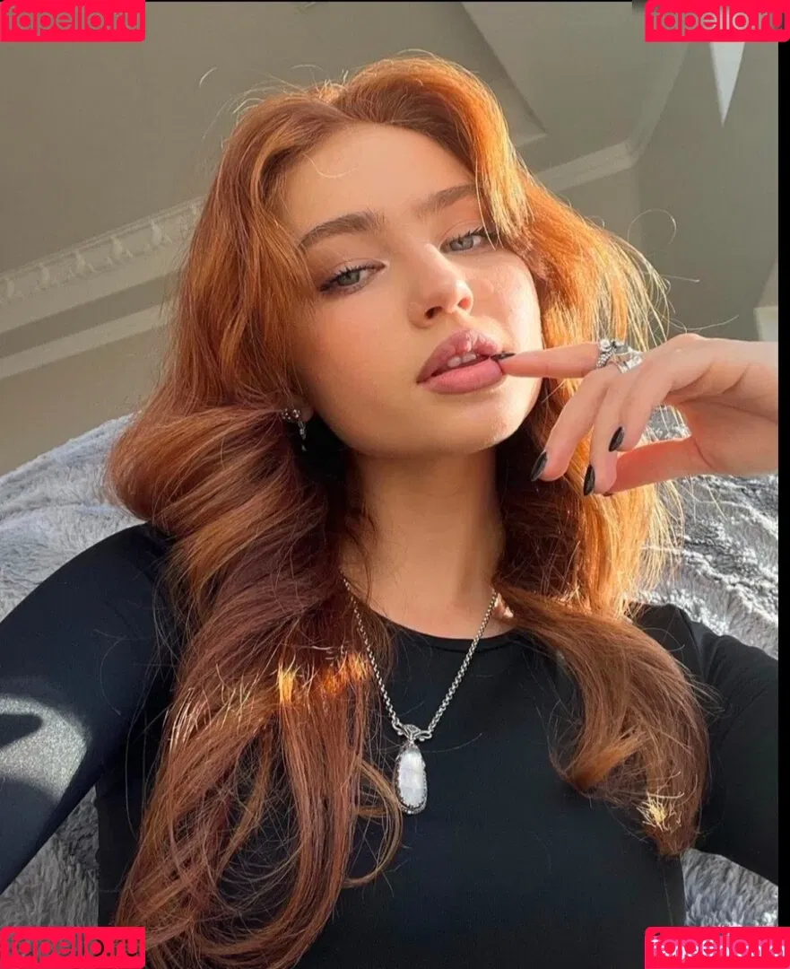 Renata Ri / renata_ri / ri.www / riwww Onlyfans Photo Gallery 