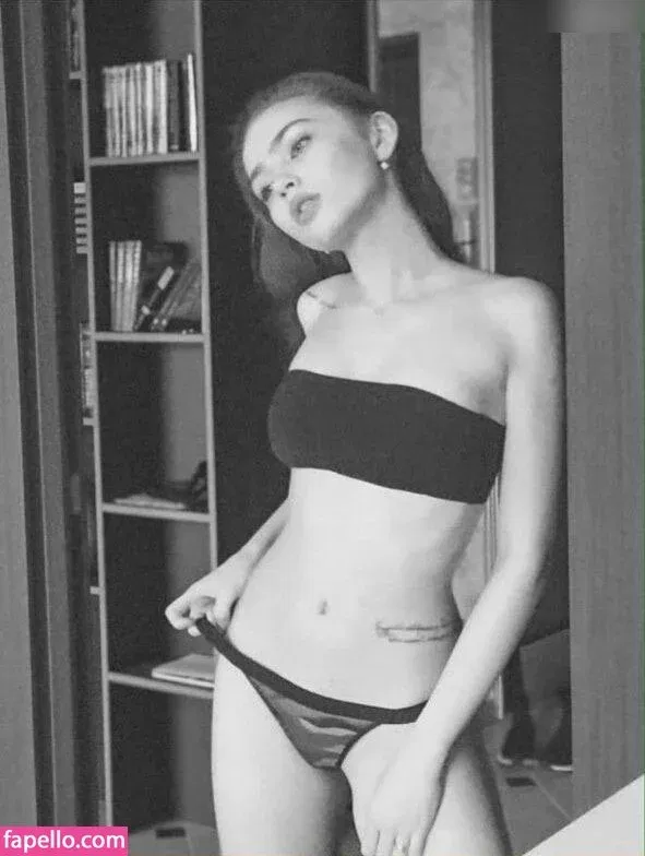 Renata Ri / renata_ri / ri.www / riwww Onlyfans Photo Gallery 