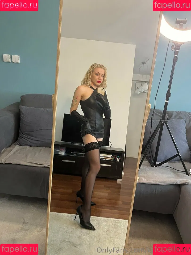 katya_superb / katyasuperb Onlyfans Photo Gallery 